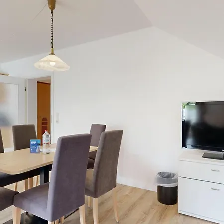 Appartementhaus Binzer Sterne 60 *